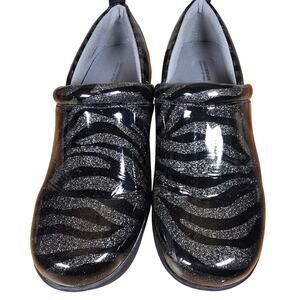 Giani Bernini Cavvell Women's Clogs Memory Foam Sparkle Nursing Medical Sz 9